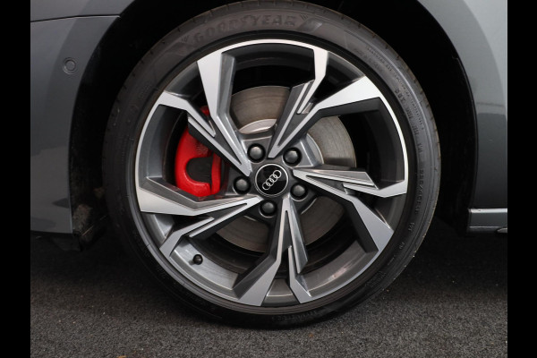 Audi A3 Sportback 45 TFSI e S edition Competition 272 pk SOH 100% S-tronic| Navigatie | Panoramadak | Private lease vanaf €798,- | Achteruitrijcamera | Adaptieve cruise control | Matrix LED koplampen |