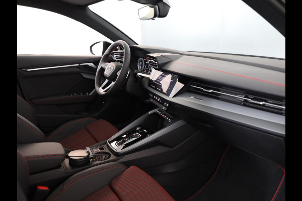 Audi A3 Sportback 45 TFSI e S edition Competition 272 pk SOH 100% S-tronic| Navigatie | Panoramadak | Private lease vanaf €798,- | Achteruitrijcamera | Adaptieve cruise control | Matrix LED koplampen |