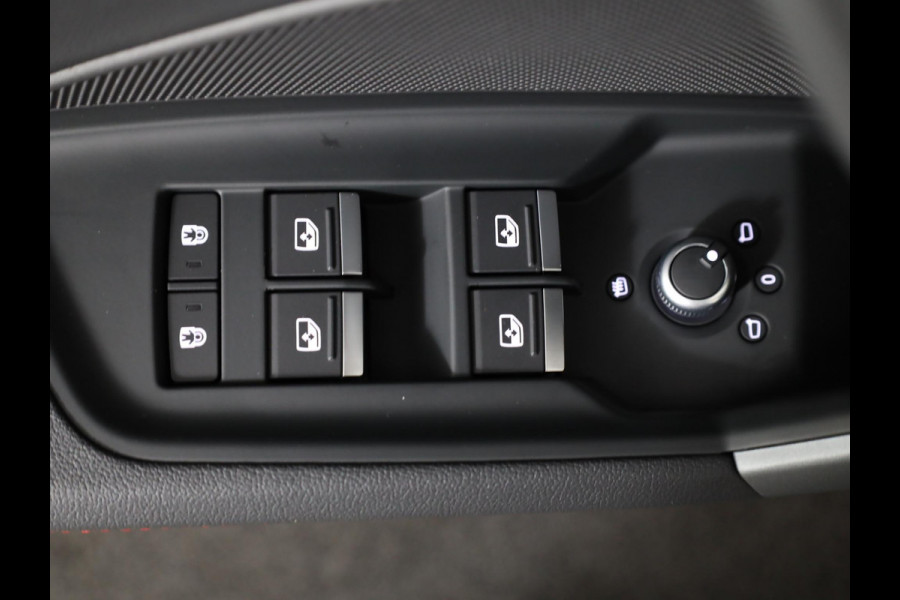 Audi A3 Sportback 45 TFSI e S edition Competition 272 pk SOH 100% S-tronic| Navigatie | Panoramadak | Private lease vanaf €798,- | Achteruitrijcamera | Adaptieve cruise control | Matrix LED koplampen |