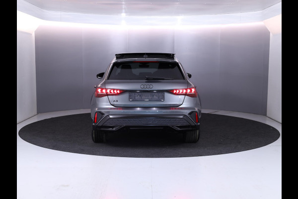 Audi A3 Sportback 45 TFSI e S edition Competition 272 pk SOH 100% S-tronic| Navigatie | Panoramadak | Private lease vanaf €798,- | Achteruitrijcamera | Adaptieve cruise control | Matrix LED koplampen |