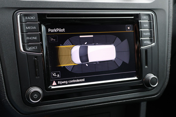 Volkswagen Caddy 2.0 TDI 150 PK DSG Highline | Marge | BTW / BPM Vrij | ACC | Bi-Xenon | Navigatie | Standkachel | 360 PDC | Camera | L+R Schuifdeur | Trekhaak | Lederen bekleding | Nieuwe APK