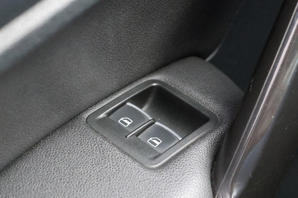 Volkswagen Caddy 2.0 TDI 150 PK DSG Highline | Marge | BTW / BPM Vrij | ACC | Bi-Xenon | Navigatie | Standkachel | 360 PDC | Camera | L+R Schuifdeur | Trekhaak | Lederen bekleding | Nieuwe APK