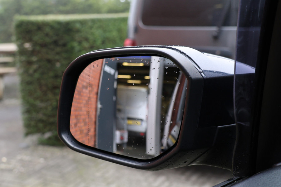 Volkswagen Caddy 2.0 TDI 150 PK DSG Highline | Marge | BTW / BPM Vrij | ACC | Bi-Xenon | Navigatie | Standkachel | 360 PDC | Camera | L+R Schuifdeur | Trekhaak | Lederen bekleding | Nieuwe APK