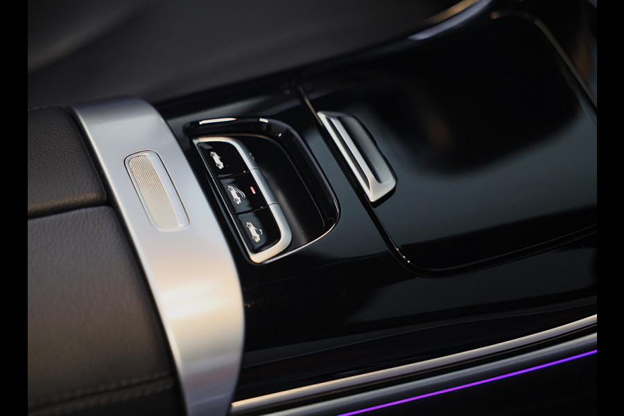 Mercedes-Benz CLE Cabriolet 300 4MATIC AMG Line / Massage / Head Up / Memory / Aircap / Leder / Verkoeling / Burmester / 20 Inch