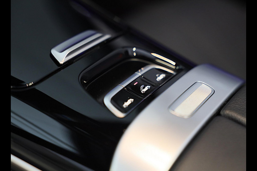 Mercedes-Benz CLE Cabriolet 300 4MATIC AMG Line / Massage / Head Up / Memory / Aircap / Leder / Verkoeling / Burmester / 20 Inch