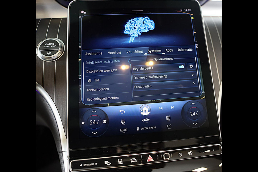 Mercedes-Benz CLE Cabriolet 300 4MATIC AMG Line / Massage / Head Up / Memory / Aircap / Leder / Verkoeling / Burmester / 20 Inch