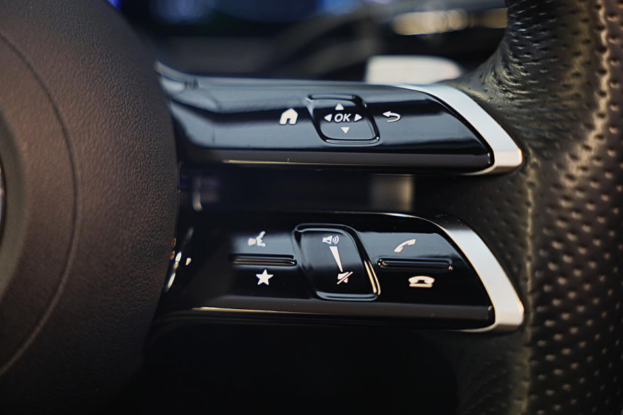 Mercedes-Benz CLE Cabriolet 300 4MATIC AMG Line / Massage / Head Up / Memory / Aircap / Leder / Verkoeling / Burmester / 20 Inch