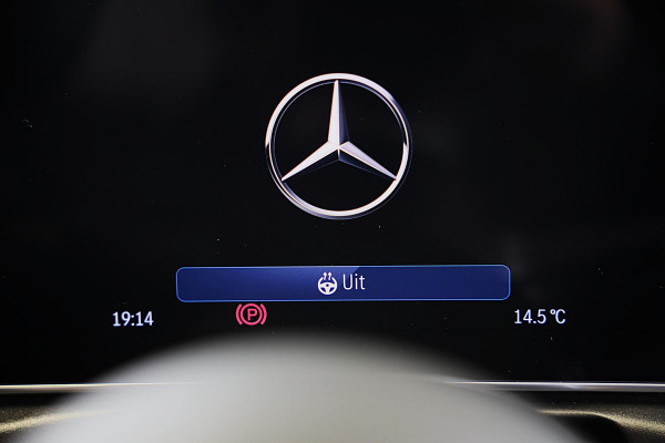 Mercedes-Benz CLE Cabriolet 300 4MATIC AMG Line / Massage / Head Up / Memory / Aircap / Leder / Verkoeling / Burmester / 20 Inch