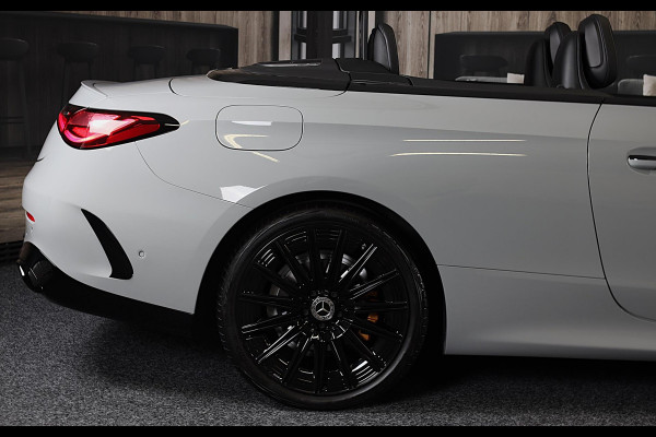 Mercedes-Benz CLE Cabriolet 300 4MATIC AMG Line / Massage / Head Up / Memory / Aircap / Leder / Verkoeling / Burmester / 20 Inch