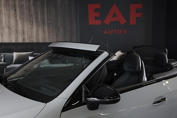 Mercedes-Benz CLE Cabriolet 300 4MATIC AMG Line / Massage / Head Up / Memory / Aircap / Leder / Verkoeling / Burmester / 20 Inch