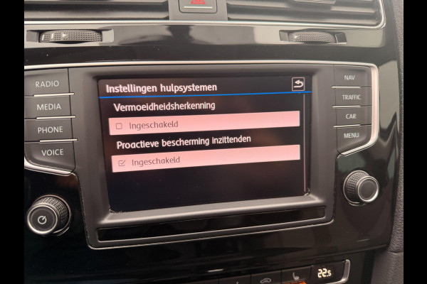 Volkswagen Golf 1.4 TSI Business R -Line DSG Schuif/opendak Cruise Navigatie Stoelverw Clima Parkpilot