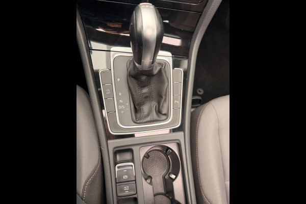 Volkswagen Golf 1.4 TSI Business R -Line DSG Schuif/opendak Cruise Navigatie Stoelverw Clima Parkpilot