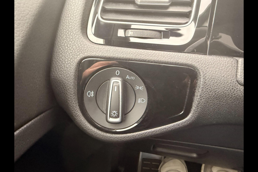 Volkswagen Golf 1.4 TSI Business R -Line DSG Schuif/opendak Cruise Navigatie Stoelverw Clima Parkpilot