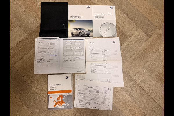 Volkswagen Golf 1.4 TSI Business R -Line DSG Schuif/opendak Cruise Navigatie Stoelverw Clima Parkpilot