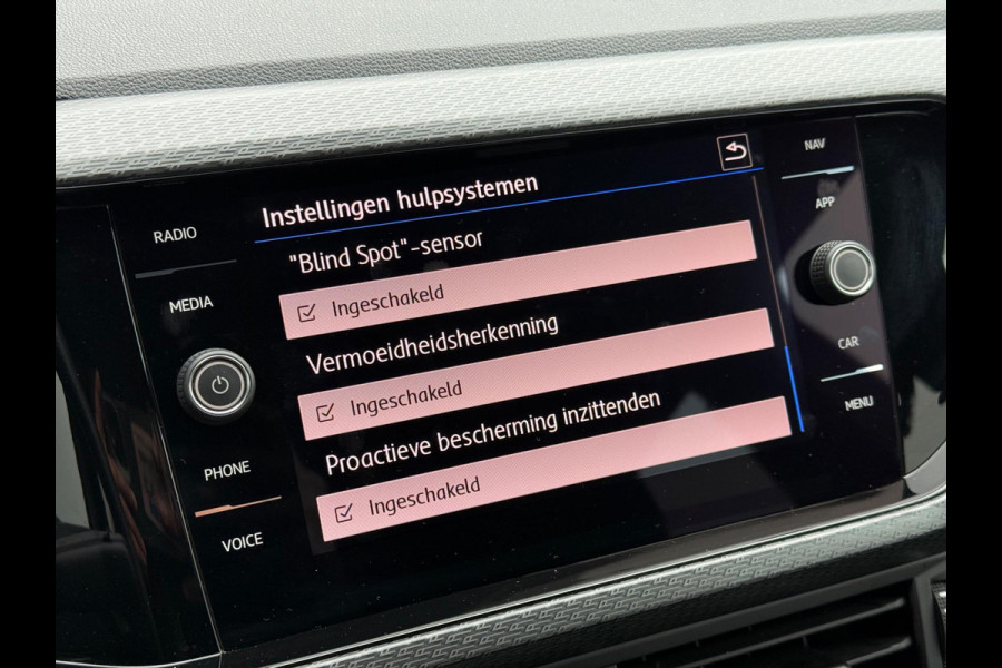 Volkswagen T-Cross 1.5 TSI R-Line | ACC | Airco | PDC |