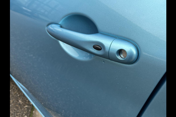 Renault ZOE R135 Intens 52 kWh VAN: €16.900- VOOR: €13.877,- UW EINDEJAARSVOORDEEL: €3.023 |SOH 94% KOOPACCU | 3-FASE LADER + SNELLAADFUNCTIE | STOEL + STUURWIELVERWARMING | CAMERA | NAVI |Rijklaar geleverd met 12 maanden BOVAG-garantie