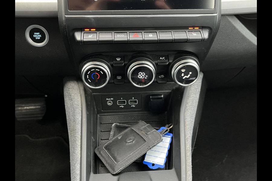 Renault ZOE R135 Intens 52 kWh VAN: €16.900- VOOR: €13.877,- UW EINDEJAARSVOORDEEL: €3.023 |SOH 94% KOOPACCU | 3-FASE LADER + SNELLAADFUNCTIE | STOEL + STUURWIELVERWARMING | CAMERA | NAVI |Rijklaar geleverd met 12 maanden BOVAG-garantie