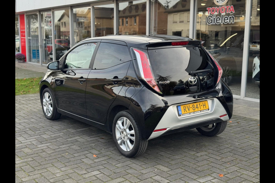 Toyota Aygo 1.0 VVT-i X-Joy | Eerste eigenaar, Lichtmetalen velgen, Climate control, Privacy glass, Apple CarPlay/Android auto, Nieuw geleve