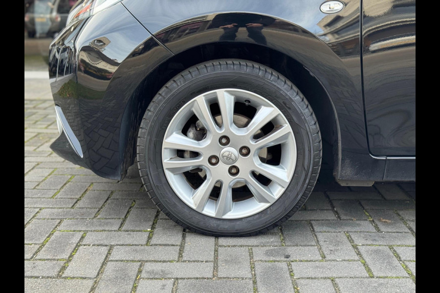 Toyota Aygo 1.0 VVT-i X-Joy | Eerste eigenaar, Lichtmetalen velgen, Climate control, Privacy glass, Apple CarPlay/Android auto, Nieuw geleve