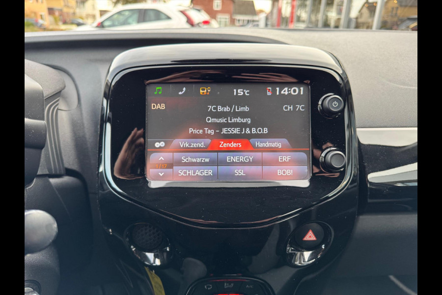 Toyota Aygo 1.0 VVT-i X-Joy | Eerste eigenaar, Lichtmetalen velgen, Climate control, Privacy glass, Apple CarPlay/Android auto, Nieuw geleve