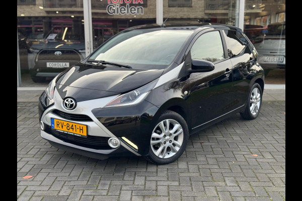 Toyota Aygo 1.0 VVT-i X-Joy | Eerste eigenaar, Lichtmetalen velgen, Climate control, Privacy glass, Apple CarPlay/Android auto, Nieuw geleve
