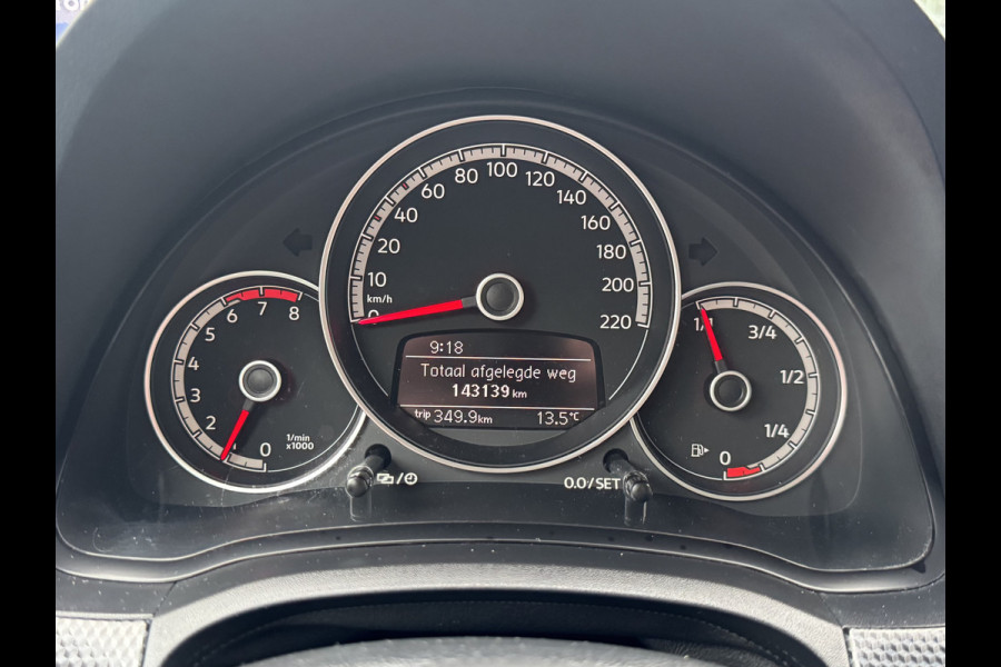 Volkswagen up! 1.0 Climate control/Camera/Cruise control/PDC 02-03-2027 APK