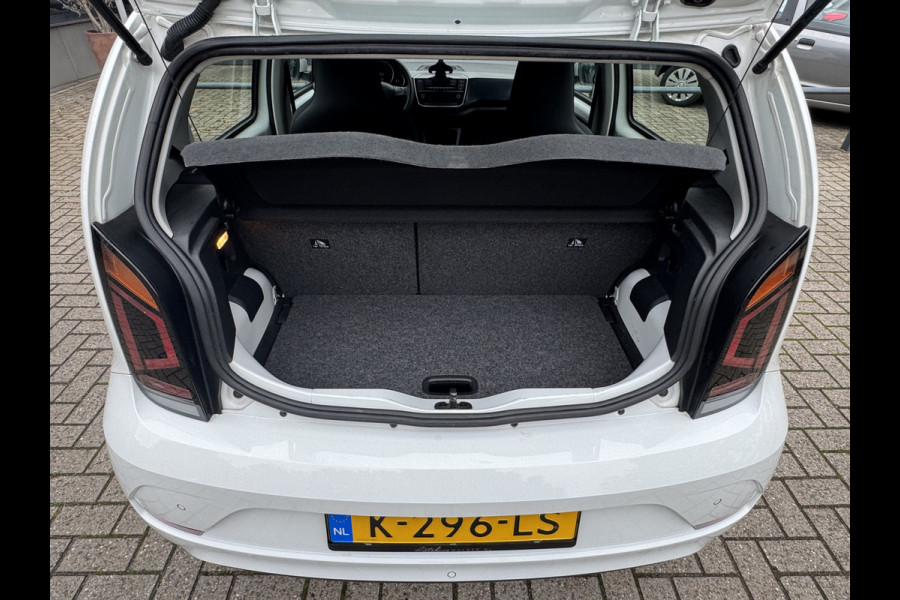 Volkswagen up! 1.0 Climate control/Camera/Cruise control/PDC 02-03-2027 APK