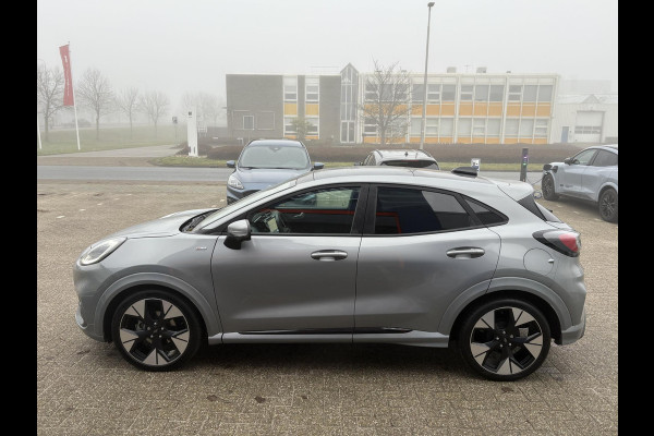 Ford Puma 1.0 EcoBoost Hybrid ST-Line 125pk | Winterpack | Driver Assistance Pack | Trekhaak afneembaar | Panorama dak | Matrix Led | 19 inch licht metaal | Reserve wiel | Comfort Pack