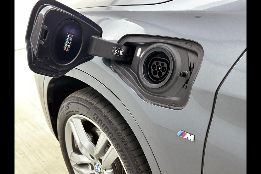 BMW X1 xDrive25e Exe.Ed. 221PK PLUG-In M Sport AD-CRUISE | CAMERA | PANORAMADAK