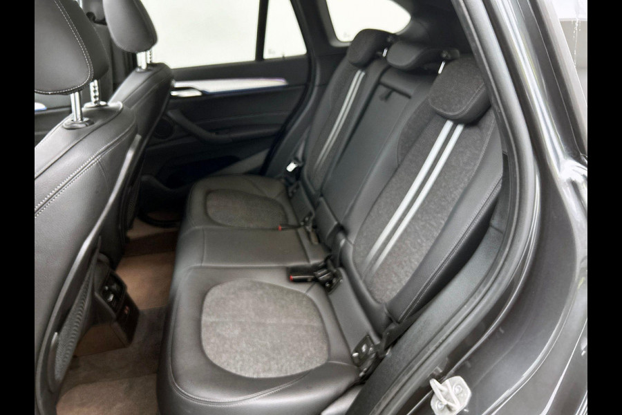 BMW X1 xDrive25e Exe.Ed. 221PK PLUG-In M Sport AD-CRUISE | CAMERA | PANORAMADAK