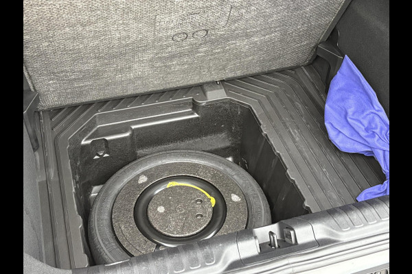 Ford Puma 1.0 EcoBoost Hybrid ST-Line 125pk | Winterpack | Driver Assistance Pack | Trekhaak afneembaar | Panorama dak | Matrix Led | 19 inch licht metaal | Reserve wiel | Comfort Pack