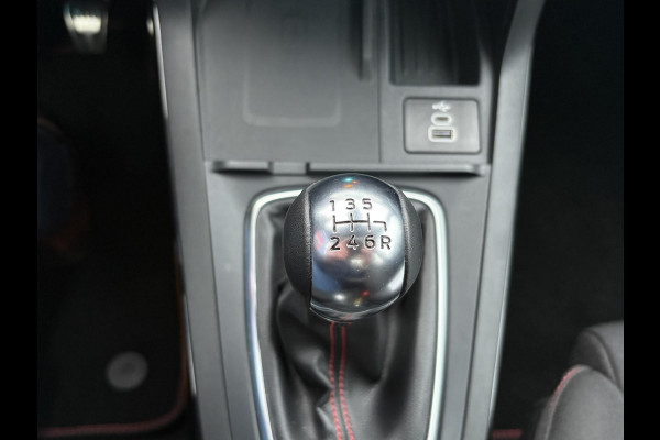 Ford Puma 1.0 EcoBoost Hybrid ST-Line 125pk | Winterpack | Driver Assistance Pack | Trekhaak afneembaar | Panorama dak | Matrix Led | 19 inch licht metaal | Reserve wiel | Comfort Pack