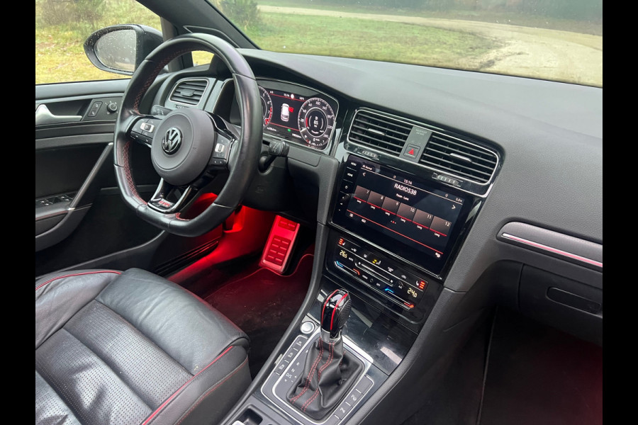 Volkswagen Golf 2.0 TSI GTI Performance | Pano | Kleppensyteem | Sfeerverlichting | Keyless |