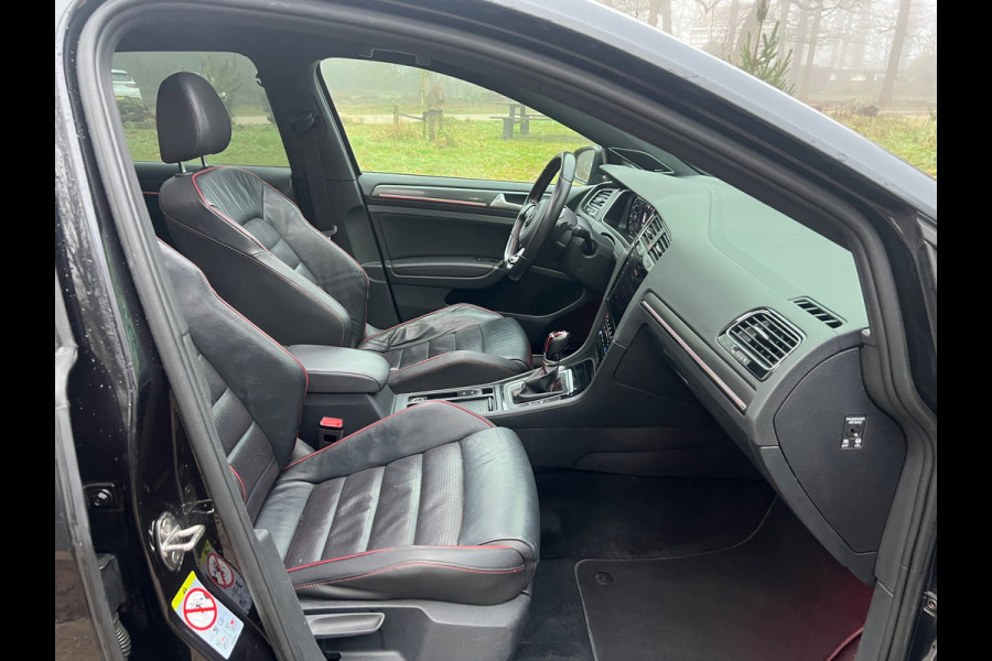 Volkswagen Golf 2.0 TSI GTI Performance | Pano | Kleppensyteem | Sfeerverlichting | Keyless |
