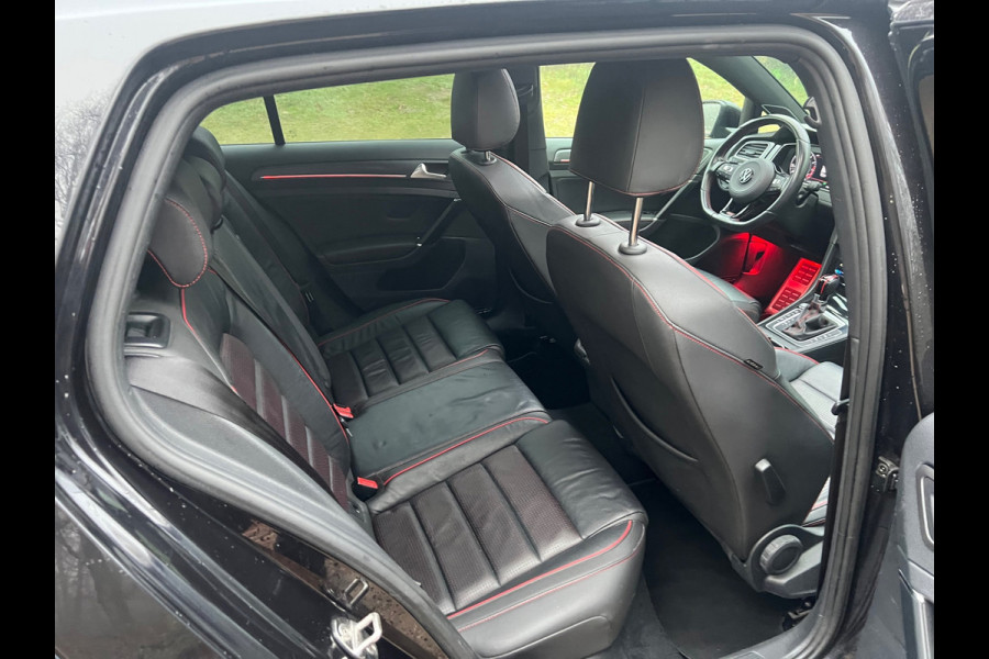 Volkswagen Golf 2.0 TSI GTI Performance | Pano | Kleppensyteem | Sfeerverlichting | Keyless |