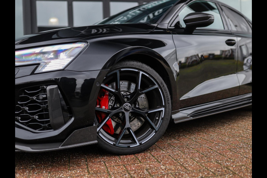 Audi RS 3 Limousine 2.5 TFSI A3 quattro | CT Carbon | RS-Dynamic | Matrix | Keyless | B&O | Leder | Camera