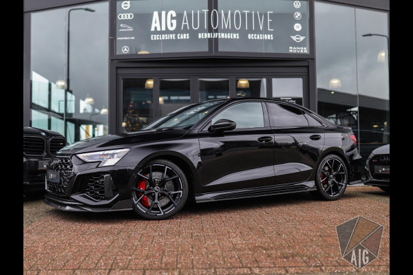 Audi RS 3 Limousine 2.5 TFSI A3 quattro | CT Carbon | RS-Dynamic | Matrix | Keyless | B&O | Leder | Camera