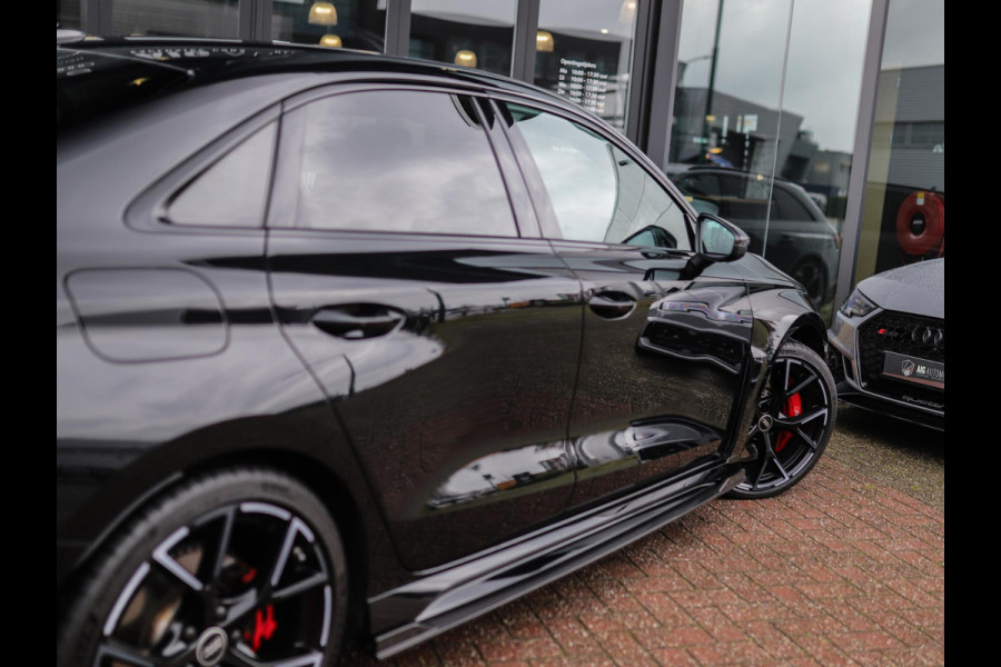 Audi RS 3 Limousine 2.5 TFSI A3 quattro | CT Carbon | RS-Dynamic | Matrix | Keyless | B&O | Leder | Camera
