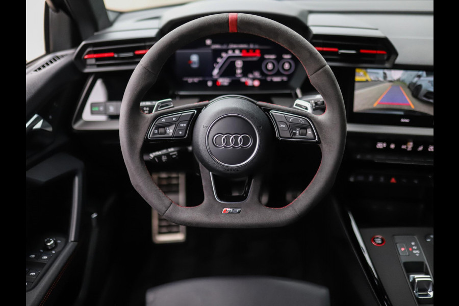 Audi RS 3 Limousine 2.5 TFSI A3 quattro | CT Carbon | RS-Dynamic | Matrix | Keyless | B&O | Leder | Camera