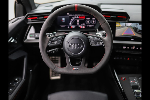 Audi RS 3 Limousine 2.5 TFSI A3 quattro | CT Carbon | RS-Dynamic | Matrix | Keyless | B&O | Leder | Camera