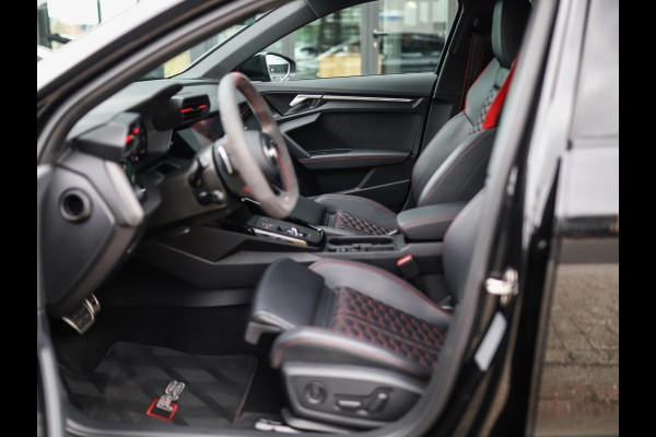 Audi RS 3 Limousine 2.5 TFSI A3 quattro | CT Carbon | RS-Dynamic | Matrix | Keyless | B&O | Leder | Camera