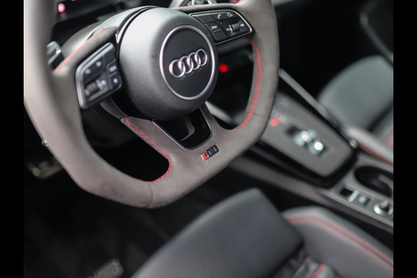 Audi RS 3 Limousine 2.5 TFSI A3 quattro | CT Carbon | RS-Dynamic | Matrix | Keyless | B&O | Leder | Camera