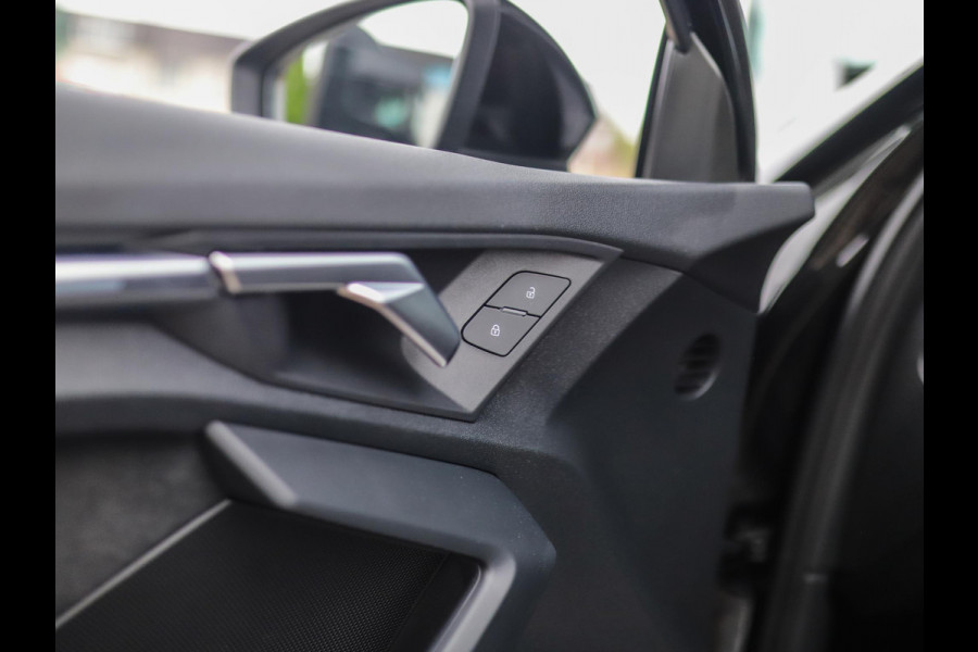 Audi RS 3 Limousine 2.5 TFSI A3 quattro | CT Carbon | RS-Dynamic | Matrix | Keyless | B&O | Leder | Camera