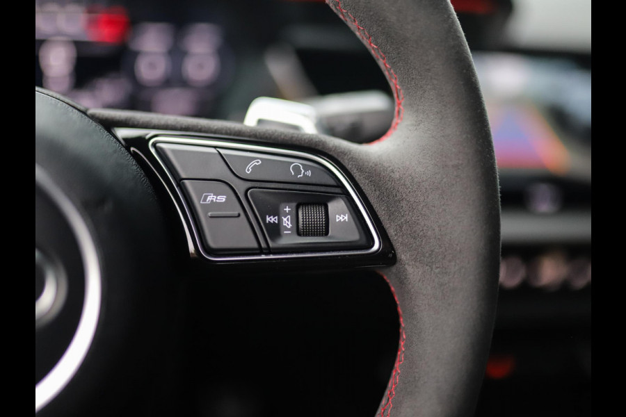 Audi RS 3 Limousine 2.5 TFSI A3 quattro | CT Carbon | RS-Dynamic | Matrix | Keyless | B&O | Leder | Camera