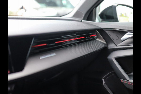 Audi RS 3 Limousine 2.5 TFSI A3 quattro | CT Carbon | RS-Dynamic | Matrix | Keyless | B&O | Leder | Camera