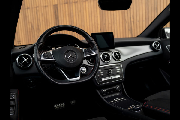 Mercedes-Benz GLA 200 Business | AMG Pakket | Pano-dak | Sportstoelen | Harman/Kardon