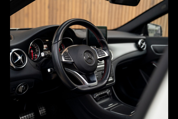 Mercedes-Benz GLA 200 Business | AMG Pakket | Pano-dak | Sportstoelen | Harman/Kardon