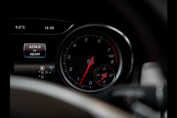 Mercedes-Benz GLA 200 Business | AMG Pakket | Pano-dak | Sportstoelen | Harman/Kardon