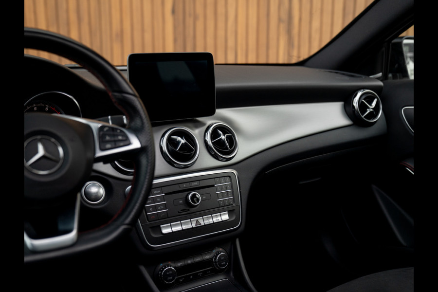 Mercedes-Benz GLA 200 Business | AMG Pakket | Pano-dak | Sportstoelen | Harman/Kardon