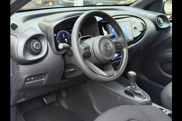 Toyota Aygo X 1.5 Hybrid Play | Celestite grey, Apple CarPlay/Android Auto, Parkeercamera, Adaptive cruise control